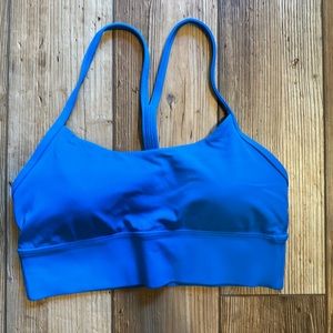 LULULEMON Yoga Flow Y Bra size 6 NWOT cups included